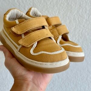 NWOT Zara Toddler Canvas Sneakers - 7 USA (23 EUR)